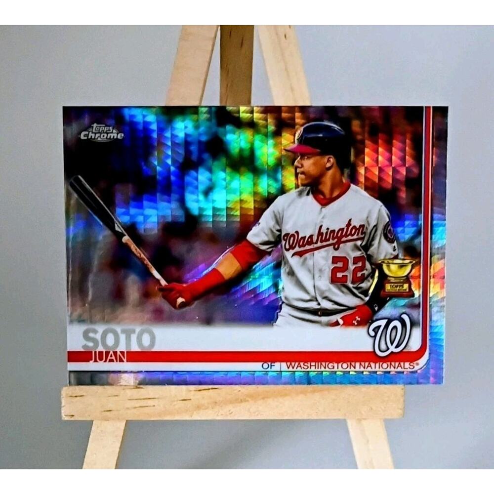 2019 Topps Chrome - Juan Soto #155 Prism Refractor Rookie Cup - Picture 3 of 7